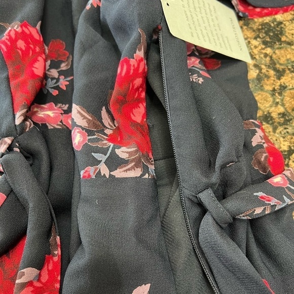 NWT Collective Concept (Nordstrom) Flutter Faux Wrap Dress Small Navy Floral - Picture 12 of 13